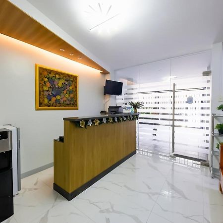 Oyo 848 Dona Aurora Condotel Quezon City Εξωτερικό φωτογραφία