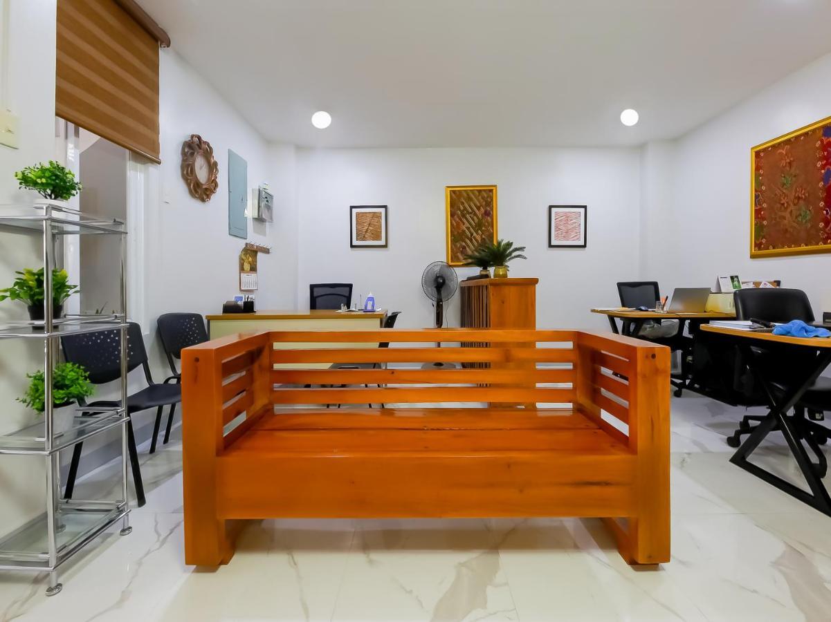 Oyo 848 Dona Aurora Condotel Quezon City Εξωτερικό φωτογραφία