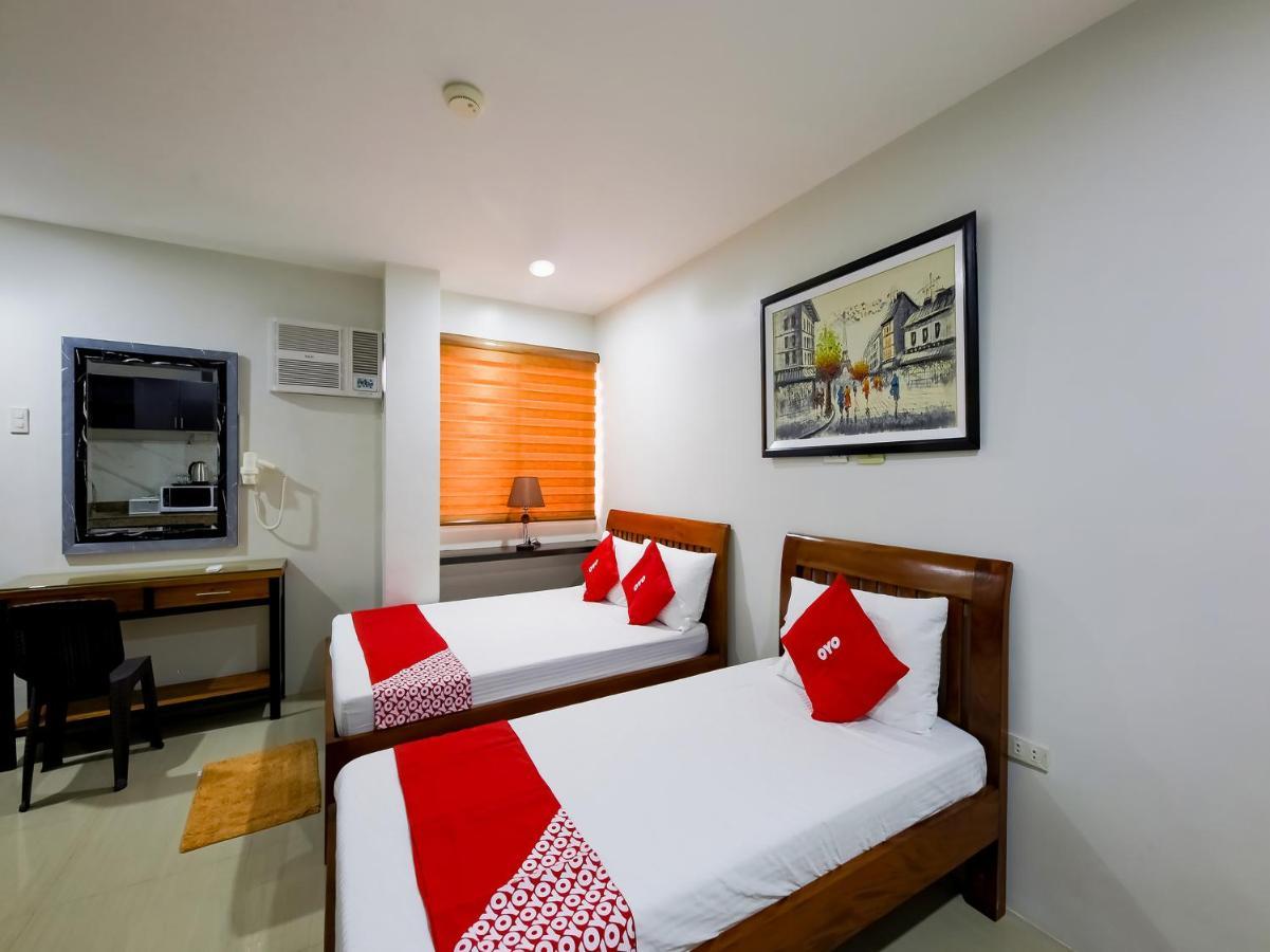 Oyo 848 Dona Aurora Condotel Quezon City Εξωτερικό φωτογραφία