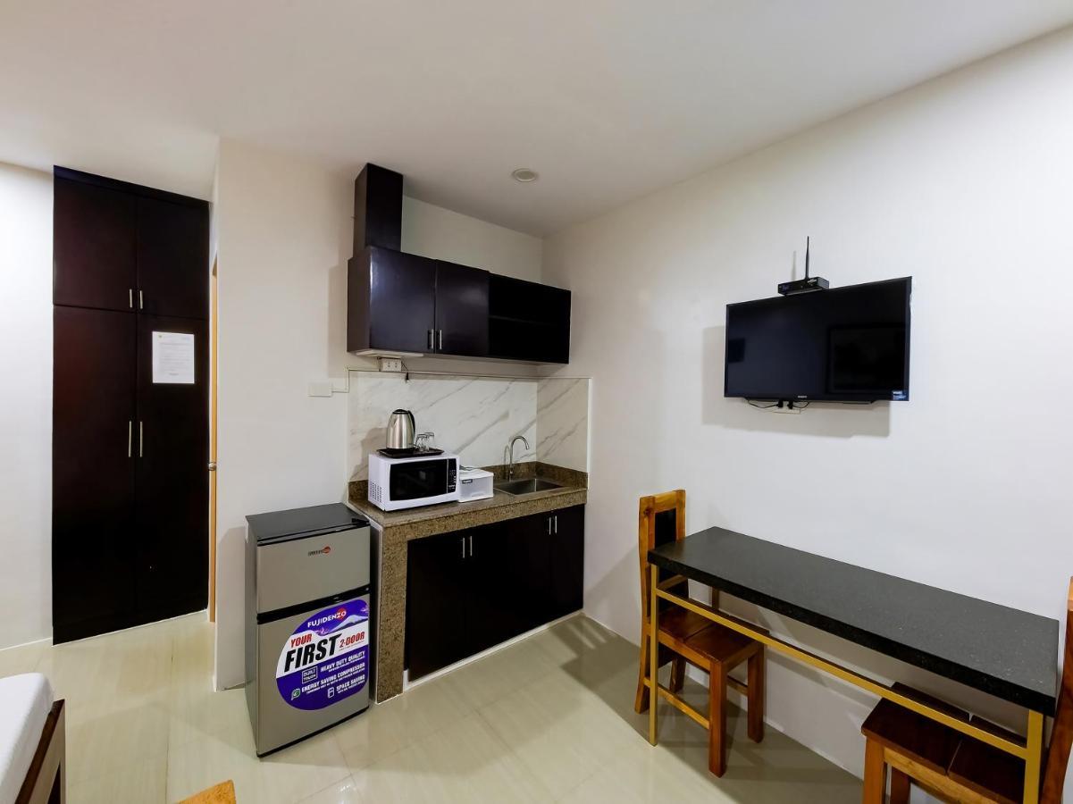 Oyo 848 Dona Aurora Condotel Quezon City Εξωτερικό φωτογραφία