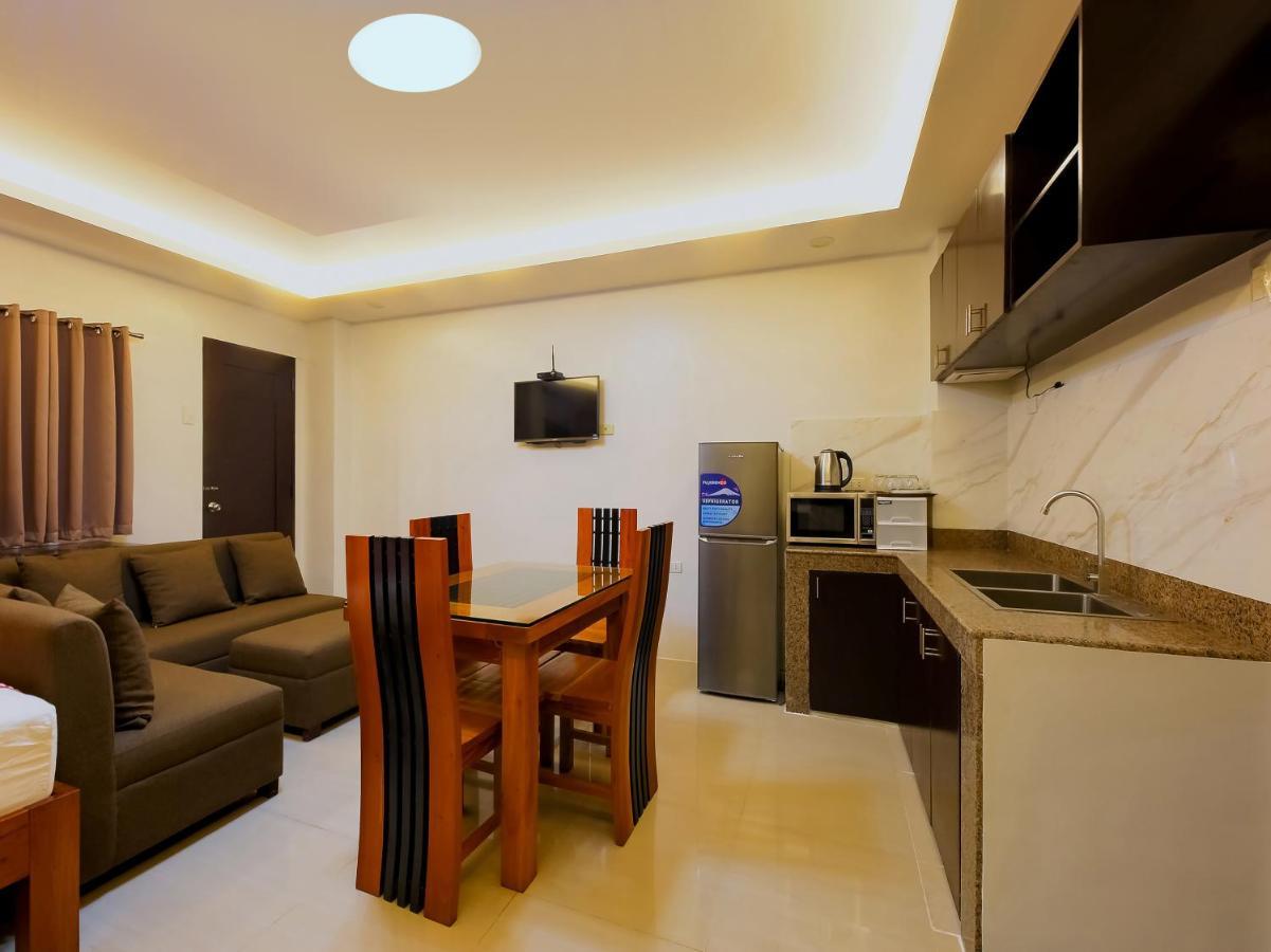 Oyo 848 Dona Aurora Condotel Quezon City Εξωτερικό φωτογραφία