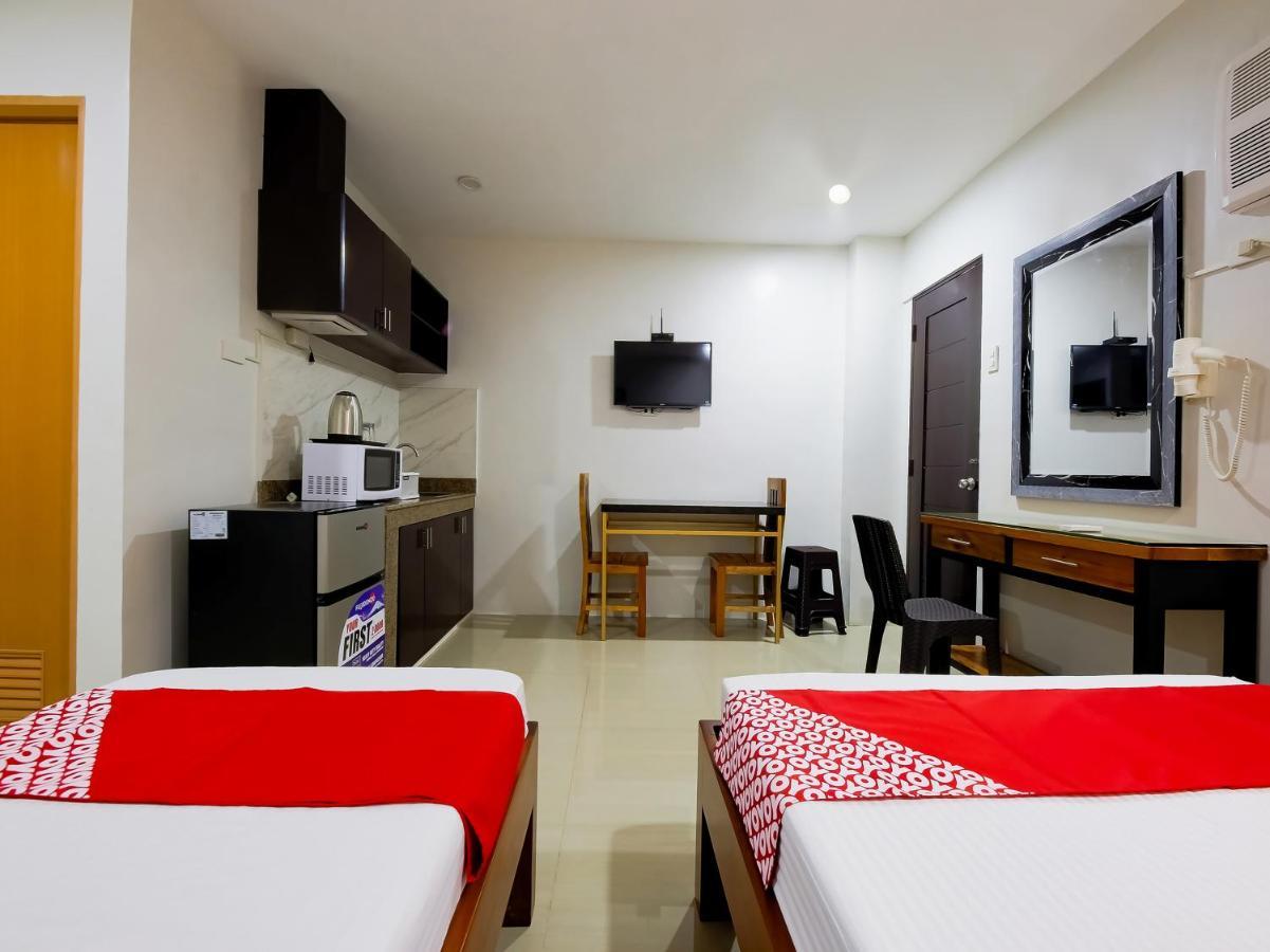 Oyo 848 Dona Aurora Condotel Quezon City Εξωτερικό φωτογραφία