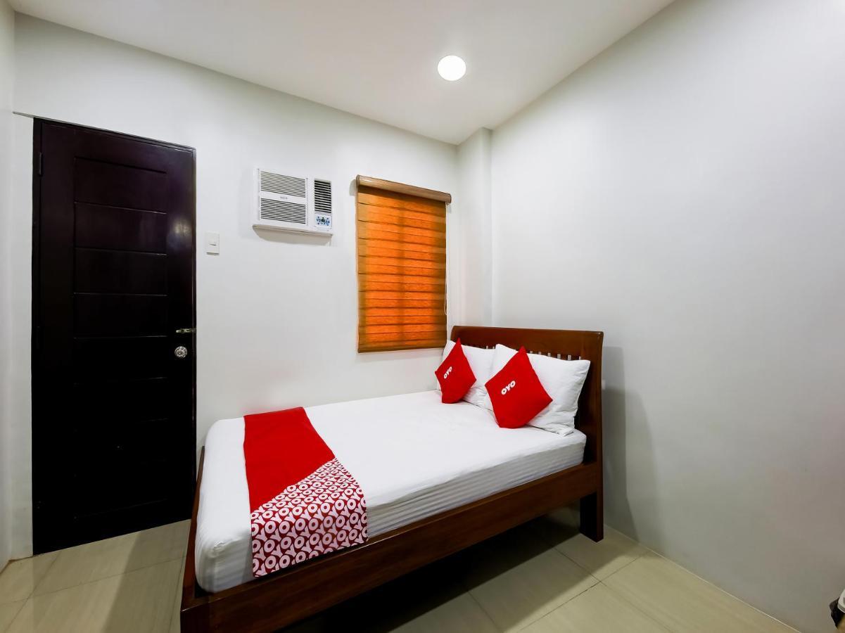 Oyo 848 Dona Aurora Condotel Quezon City Εξωτερικό φωτογραφία
