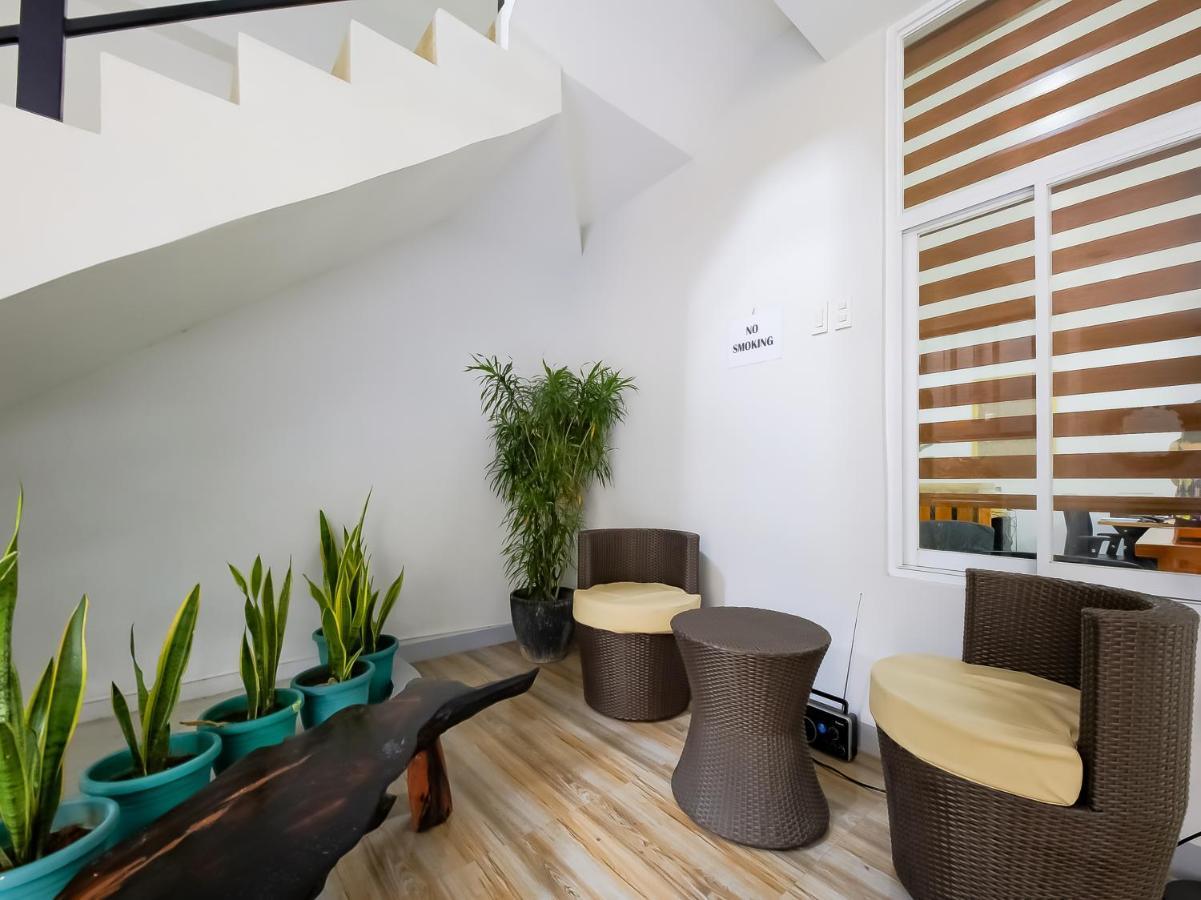 Oyo 848 Dona Aurora Condotel Quezon City Εξωτερικό φωτογραφία
