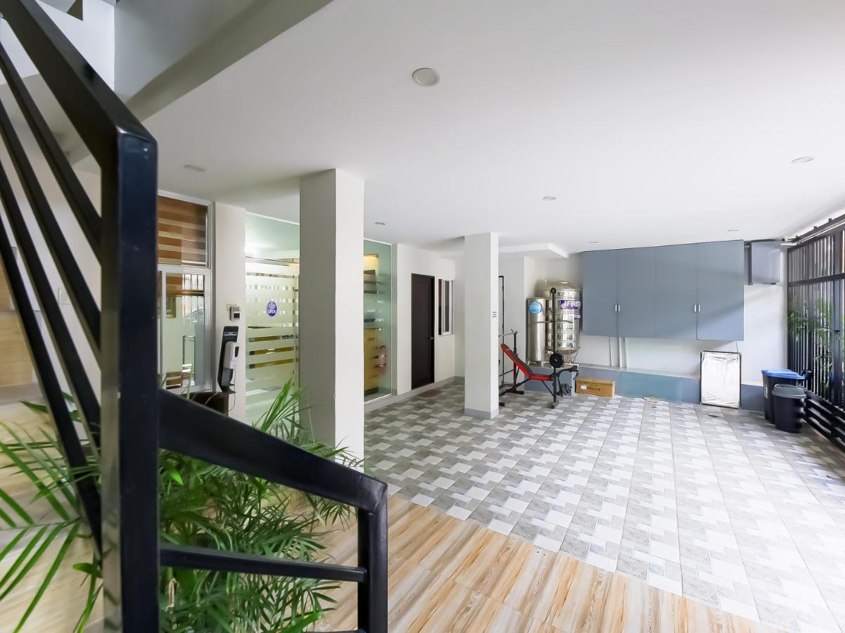 Oyo 848 Dona Aurora Condotel Quezon City Εξωτερικό φωτογραφία